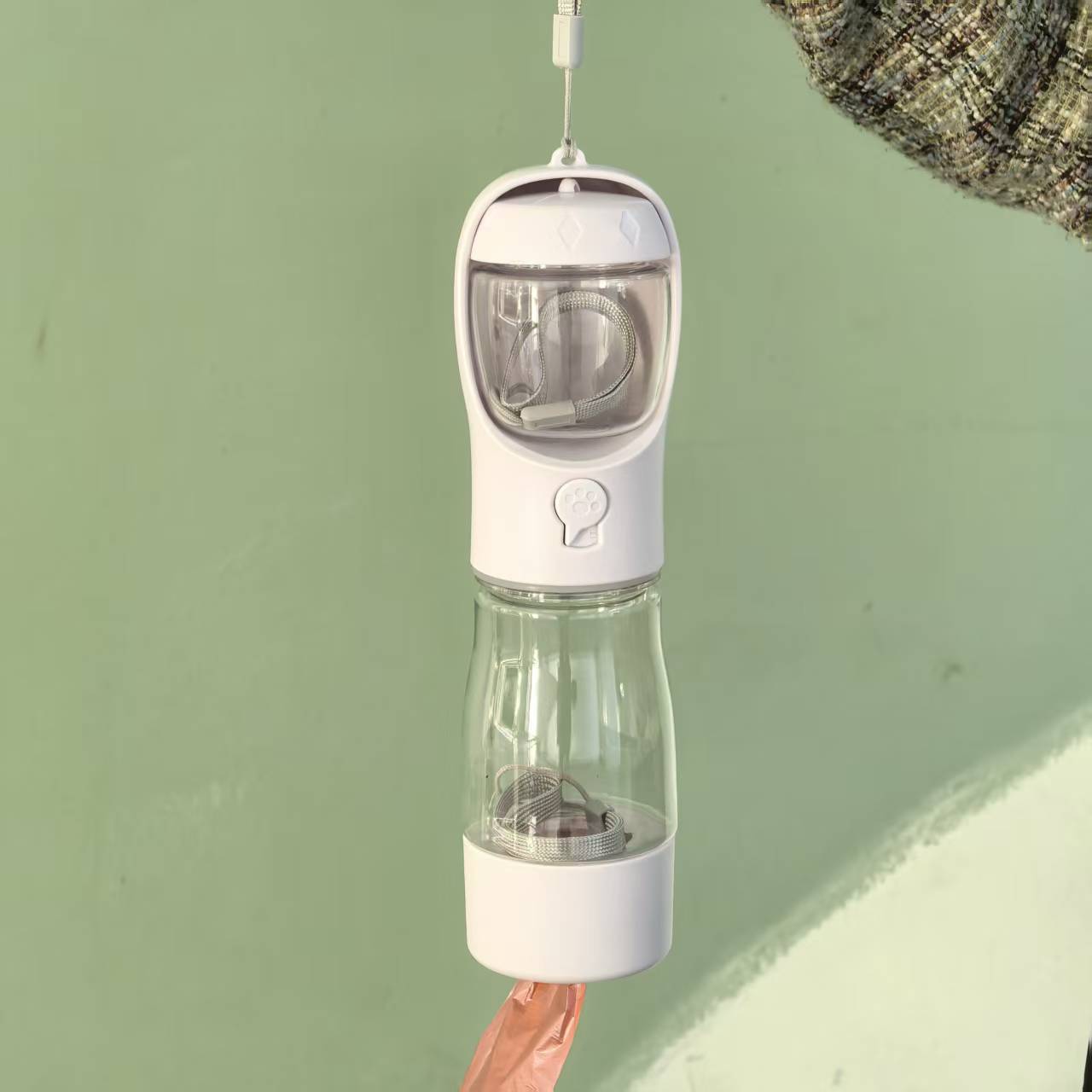 White 3-in-1 pet travel cup and feeder – 300ml water and 100g food storage